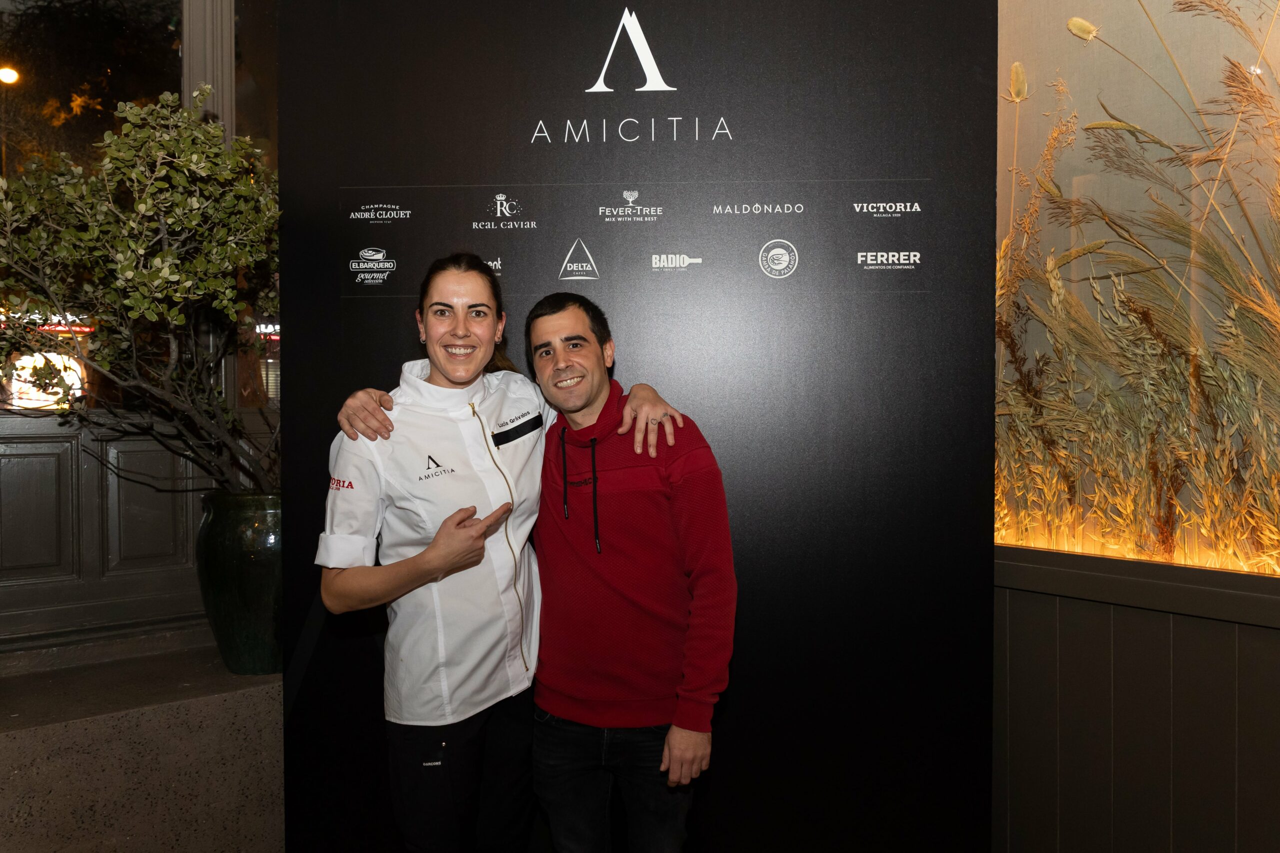 Mario Grávalos y la chef Lucía Grávalos en el Restaurante Amicitia de Madrid